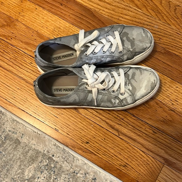 Steve Madden Platform sneakers - Picture 1 of 6